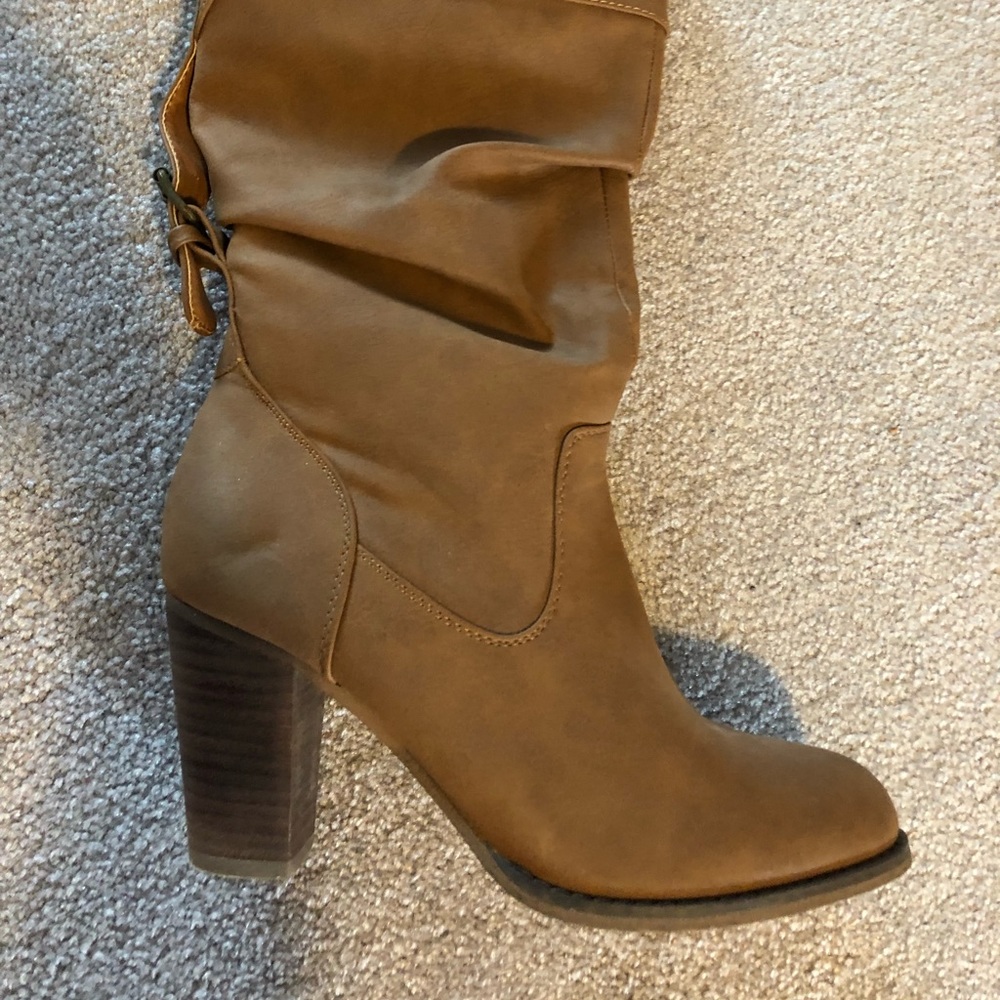 Heeled boots